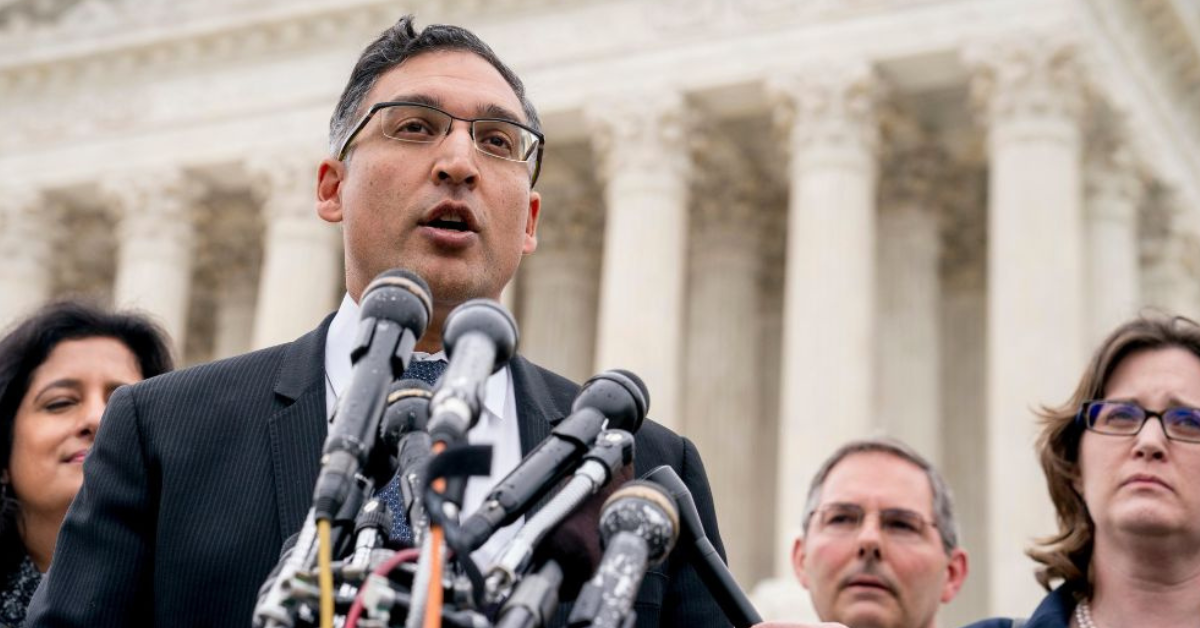 नील कंवल भारतीय मूल से जुड़ी जानकारी दर्शाती हुई इमेज