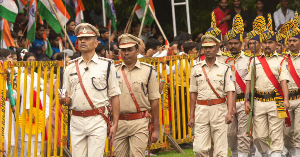 UP Police SI Exam Rules 2026: यूपी पुलिस एसआई परीक्षा के नए नियम और ड्रेस कोड