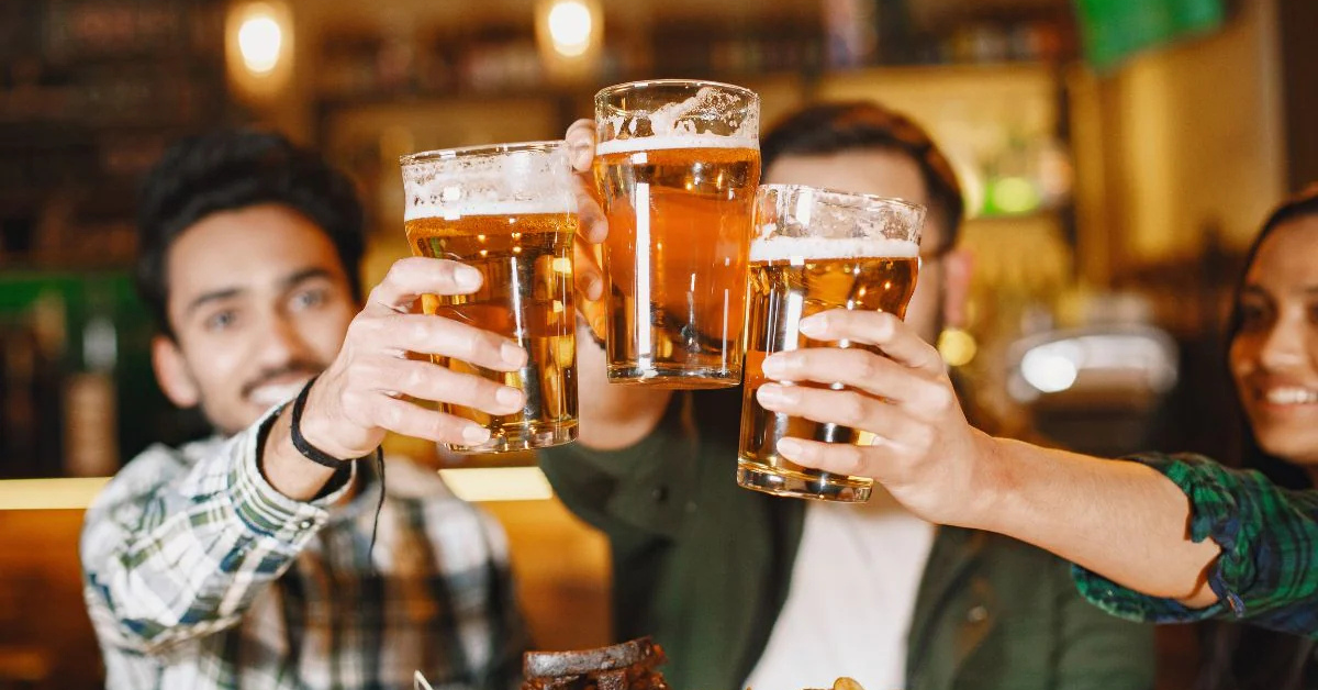 ईरान युद्ध का असर भारत में बीयर की कमी और बढ़ती कीमतें