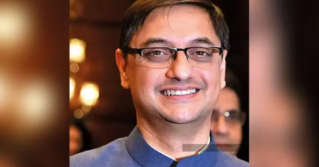 संजीव सान्याल कौन हैं?
