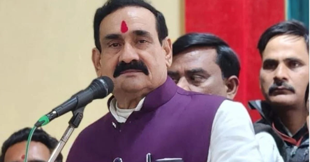दतिया में नरोत्तम मिश्रा समर्थकों का उग्र प्रदर्शन, हाईवे जाम और पुलिस पर पथराव