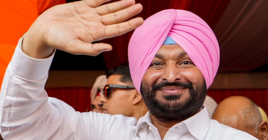 रवनीत सिंह बिट्टू की तस्वीर, जिन्होंने मोदी कैबिनेट से इस्तीफा दिया